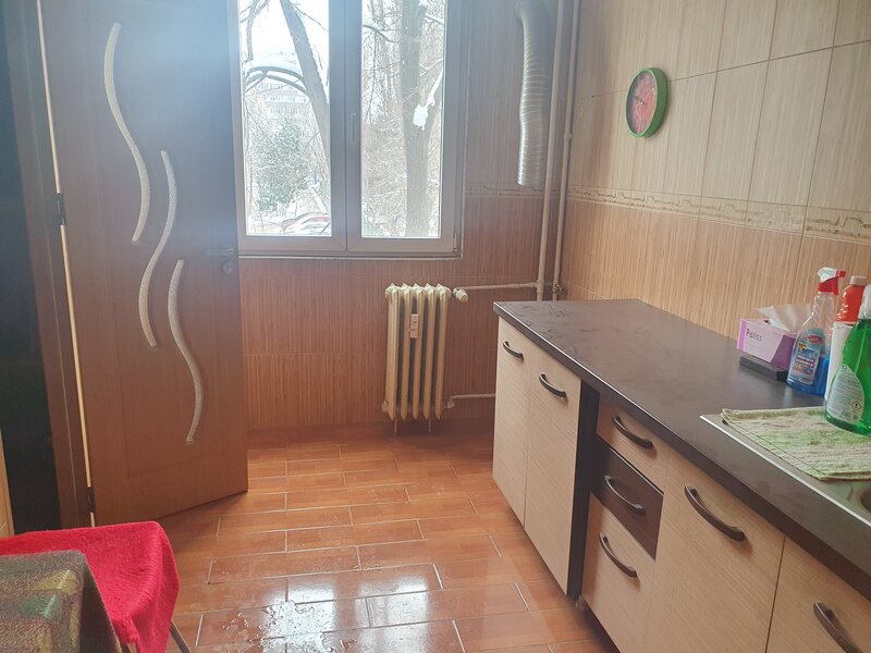 Drumul Taberei, Valea Ialomitei, vanzare 3 camere, 1/4, decomandat,